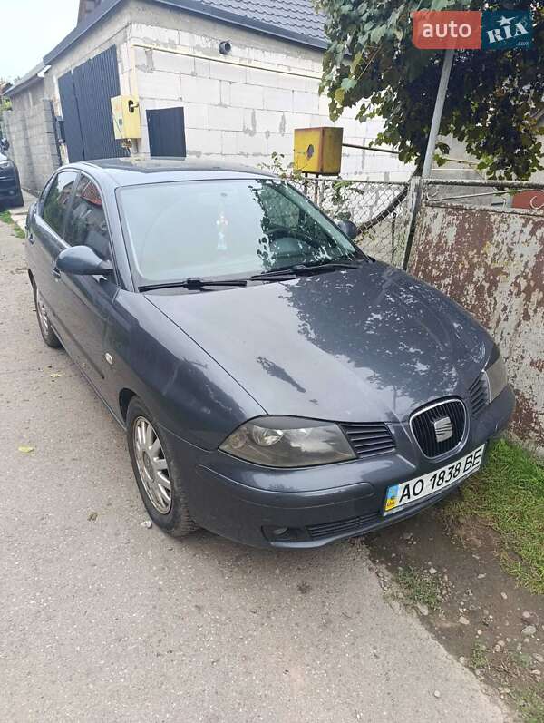 Седан SEAT Cordoba 2007 в Хусте