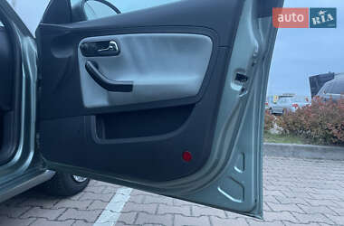 Седан SEAT Cordoba 2003 в 