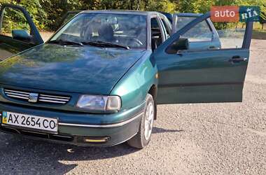 Седан SEAT Cordoba 1999 в 