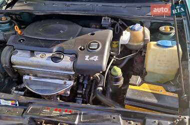 Седан SEAT Cordoba 1999 в 