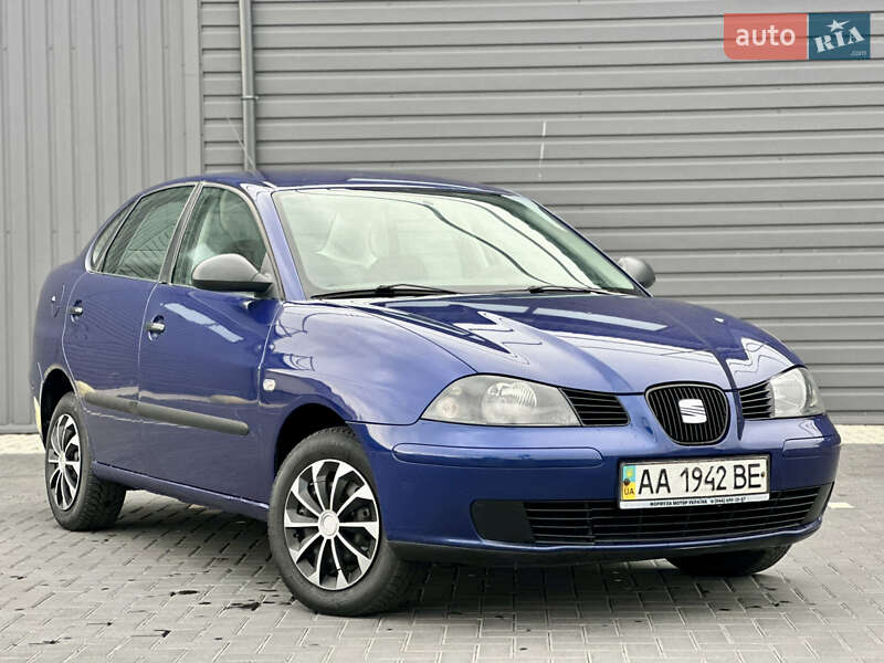 Седан SEAT Cordoba 2003 в Кропивницком