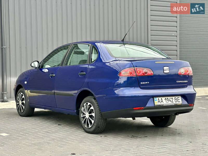 Седан SEAT Cordoba 2003 в Кропивницком