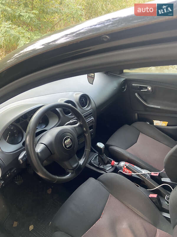 Седан SEAT Cordoba 2008 в Киеве