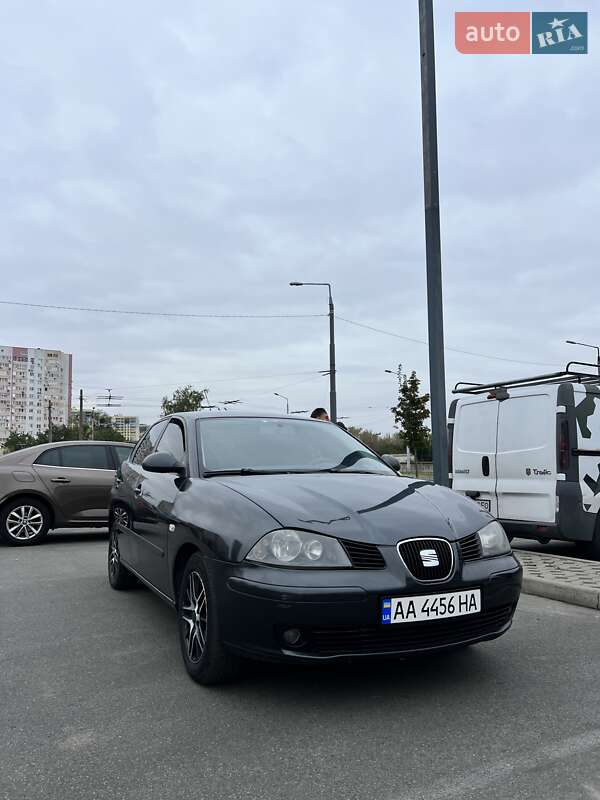 Седан SEAT Cordoba 2008 в Киеве