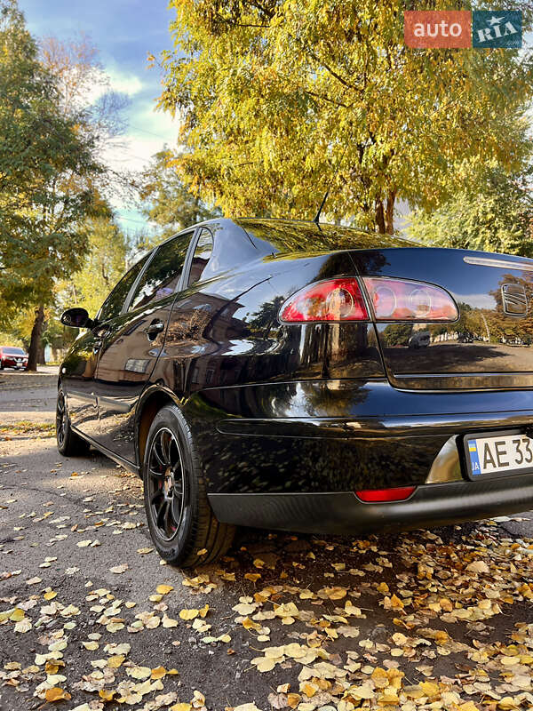 Седан SEAT Cordoba 2008 в Кривому Розі