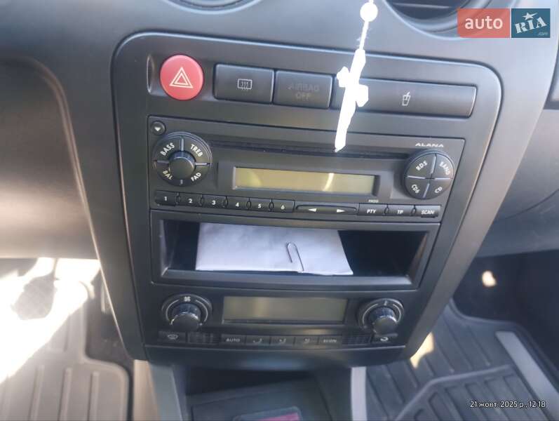 Седан SEAT Cordoba 2004 в Дрогобыче