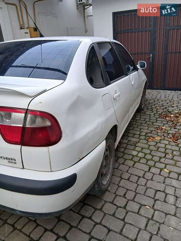 Седан SEAT Cordoba 2001 в Иршаве фото 2 Седан SEAT Cordoba 2001 в Иршаве