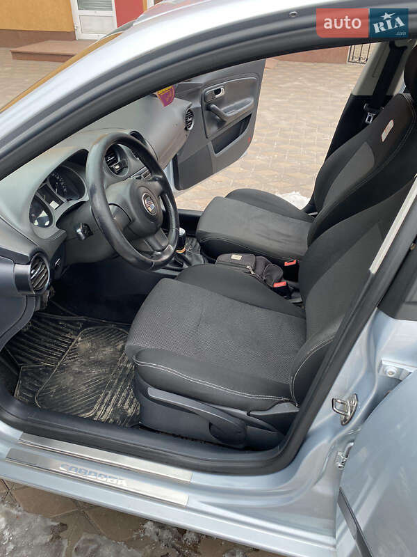 Седан SEAT Cordoba 2007 в Полтаві