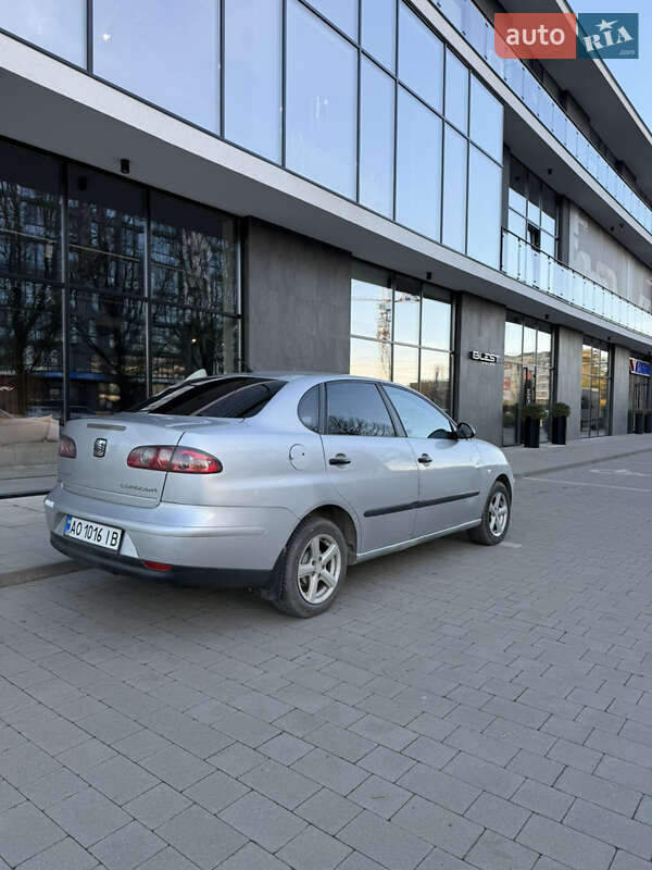 Седан SEAT Cordoba 2003 в Ужгороді фото 4 Седан SEAT Cordoba 2003 в Ужгороді