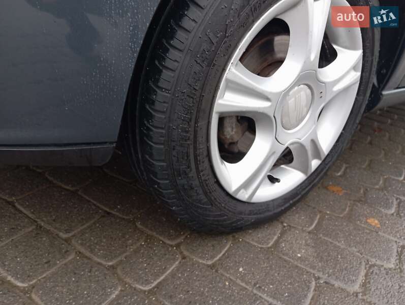 Седан SEAT Cordoba 2006 в Хмельницком