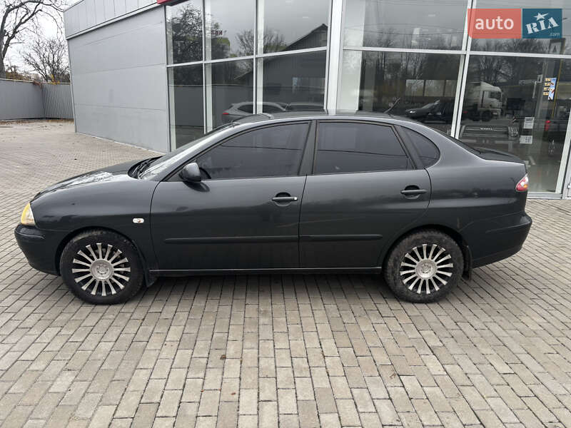 Седан SEAT Cordoba 2009 в Полтаві