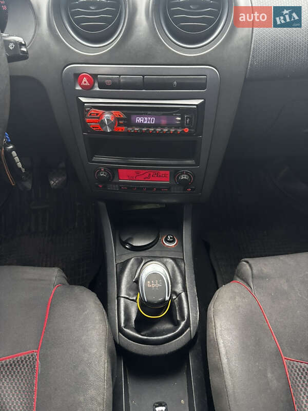 Седан SEAT Cordoba 2009 в Полтаві