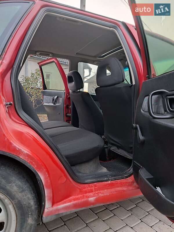 Седан SEAT Cordoba 1994 в Чернівцях