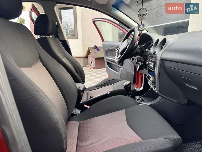 Седан SEAT Cordoba 2008 в Києві