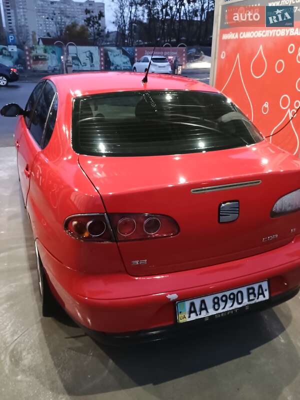 Седан SEAT Cordoba 2005 в Киеве