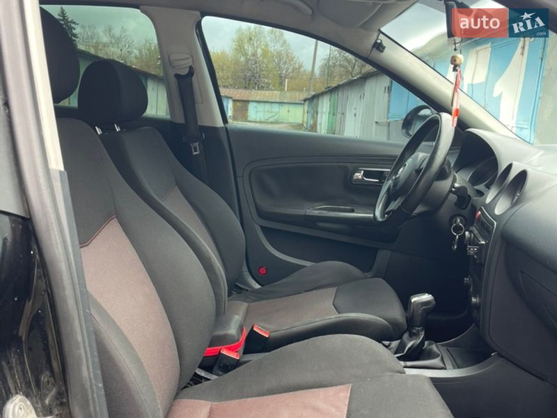 Седан SEAT Cordoba 2007 в Киеве