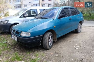 Седан SEAT Cordoba 1994 в Чернівцях