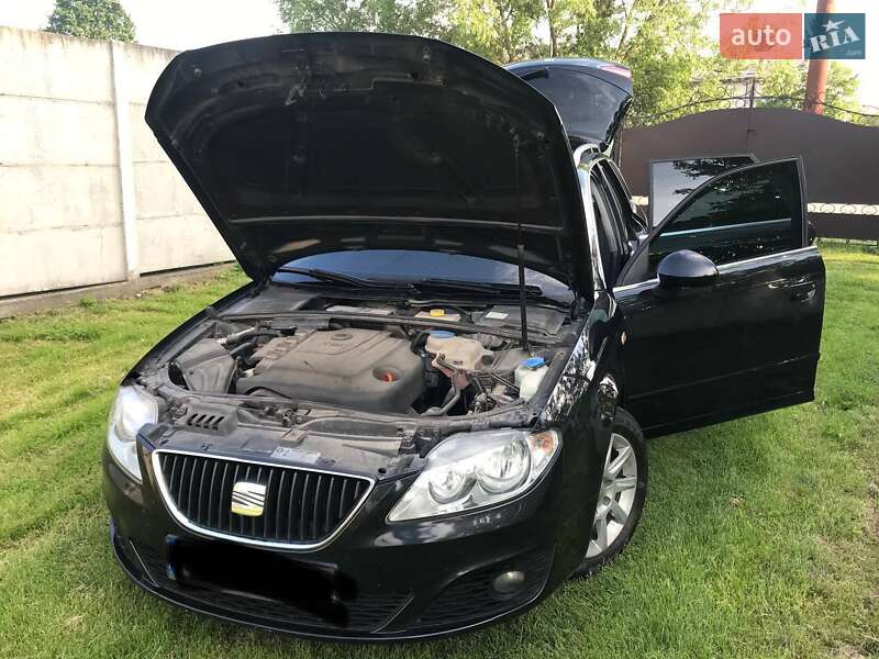 Седан SEAT Exeo 2010 в Пустомытах