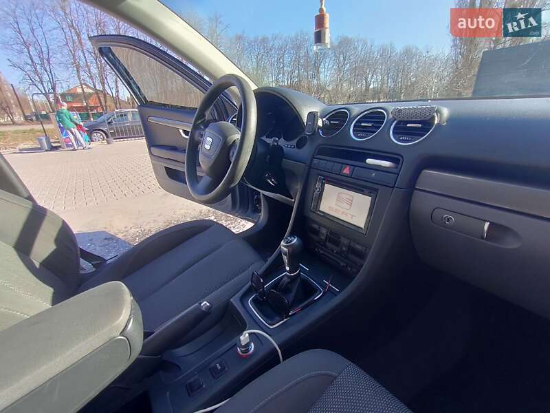 Седан SEAT Exeo 2011 в Умани