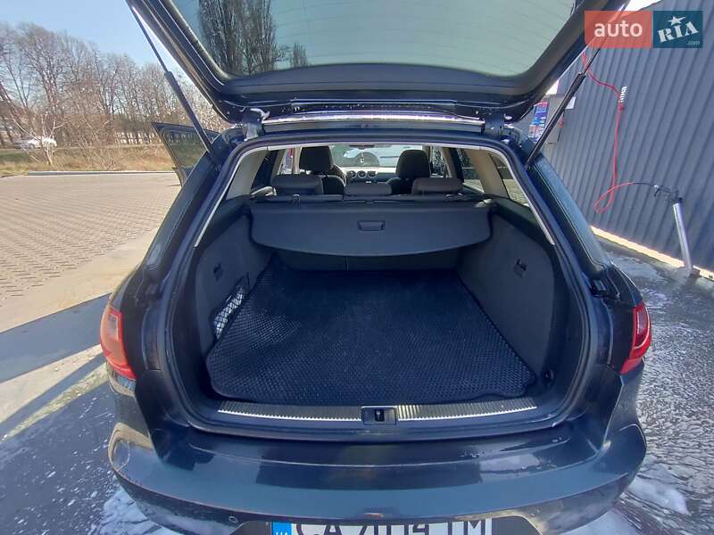 Седан SEAT Exeo 2011 в Умани