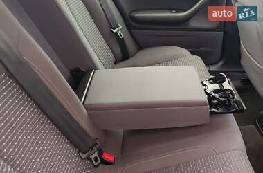 Седан SEAT Exeo 2011 в 