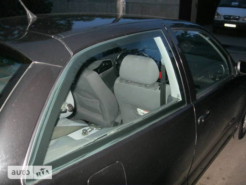 Хэтчбек SEAT Ibiza 2000 в Киеве
