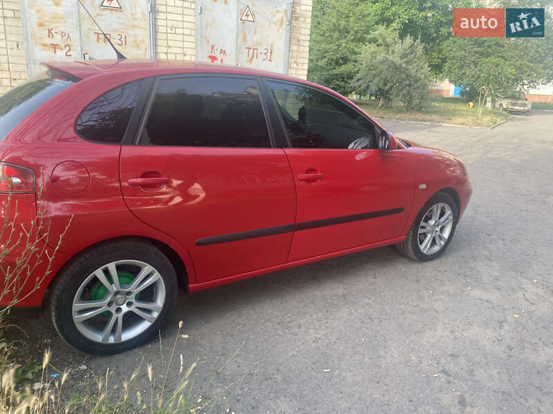 Хетчбек SEAT Ibiza 2006 в Рівному