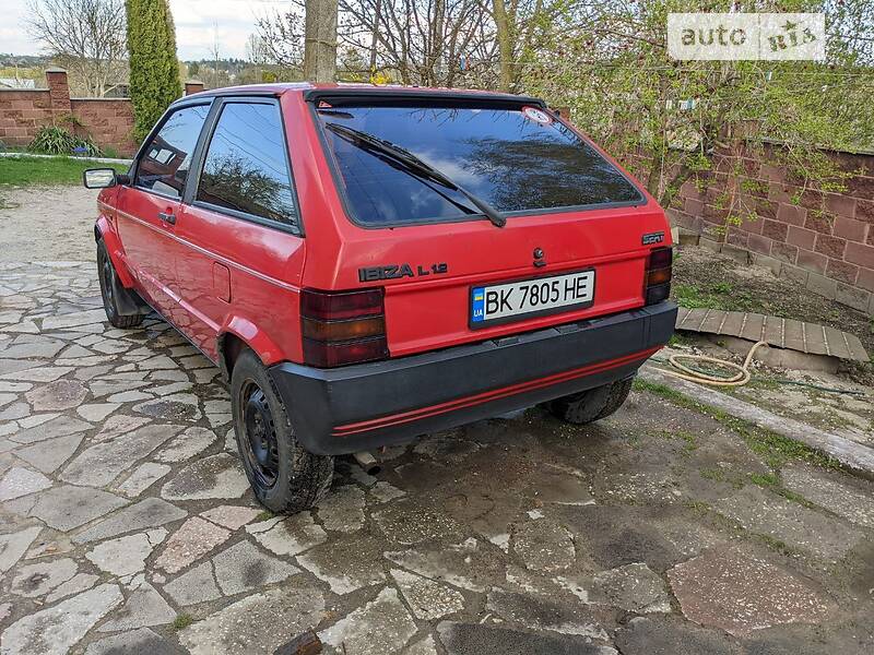 Хэтчбек SEAT Ibiza 1986 в Ровно