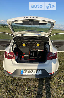 Хетчбек SEAT Ibiza 2011 в Кельменцях