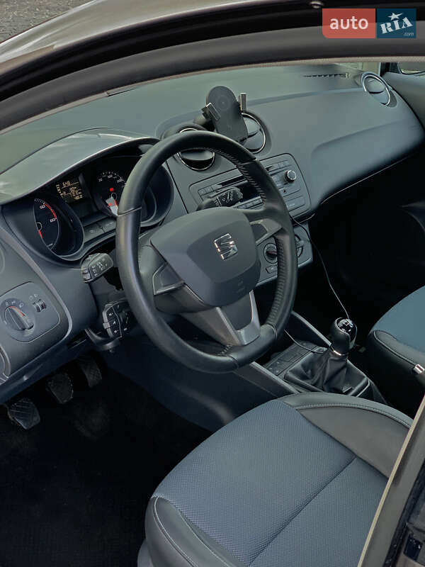 Хэтчбек SEAT Ibiza 2015 в Киеве
