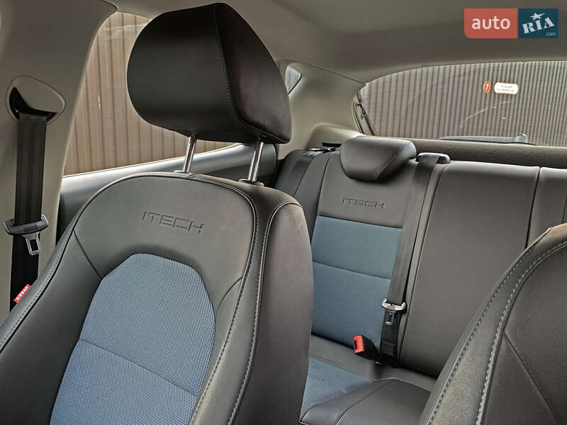 Хэтчбек SEAT Ibiza 2015 в Киеве