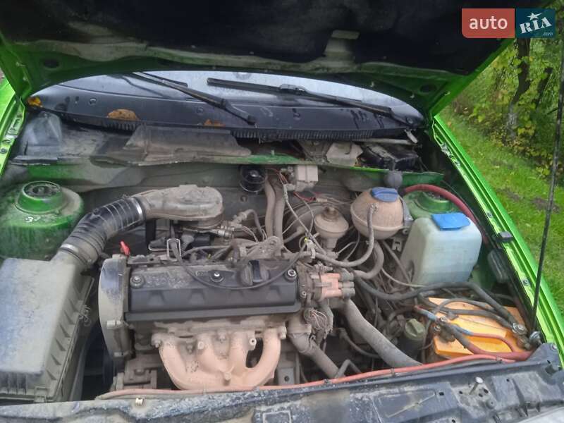 Хетчбек SEAT Ibiza 1994 в Чернівцях