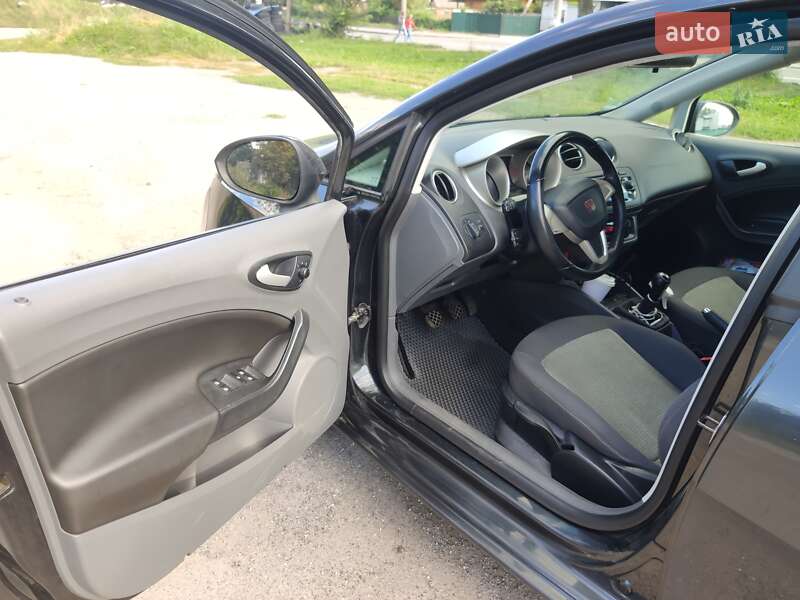 Хэтчбек SEAT Ibiza 2010 в Виннице
