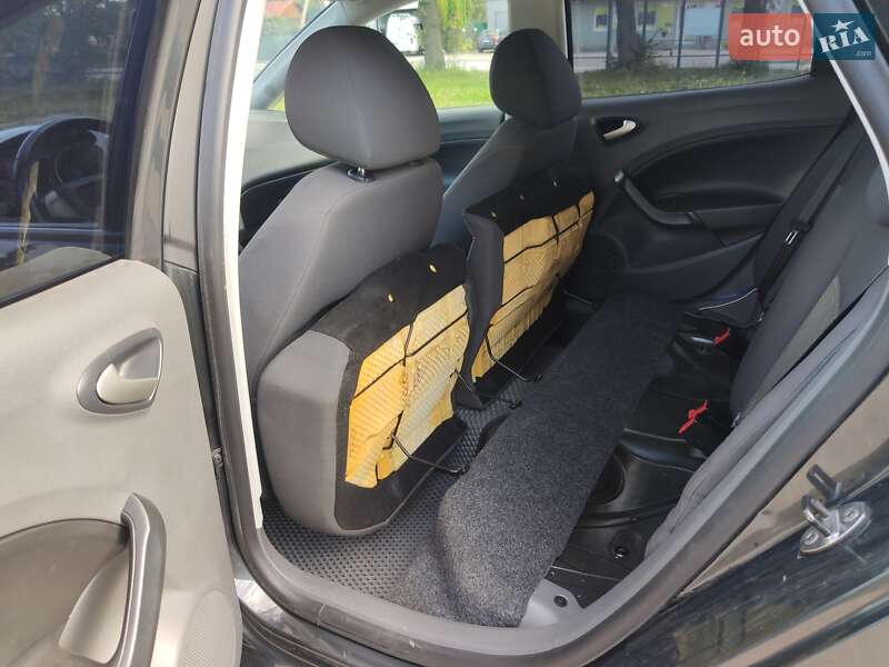 Хэтчбек SEAT Ibiza 2010 в Виннице