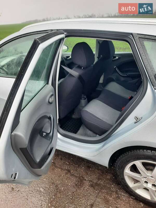 Универсал SEAT Ibiza 2011 в Хороле фото 9 Универсал SEAT Ibiza 2011 в Хороле
