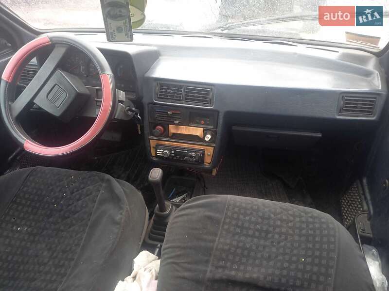 Хетчбек SEAT Ibiza 1988 в Новоархангельську