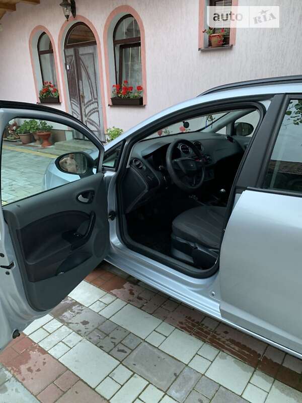 Купе SEAT Ibiza 2010 в Болехові