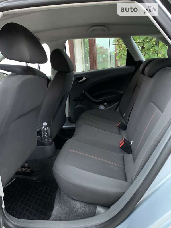 Купе SEAT Ibiza 2010 в Болехові