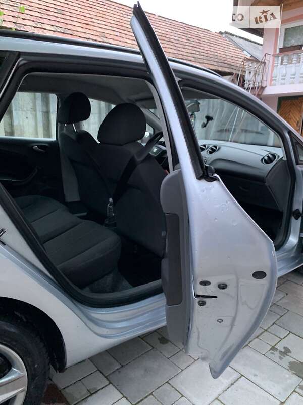 Купе SEAT Ibiza 2010 в Болехові