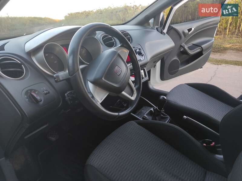 Хетчбек SEAT Ibiza 2011 в Оржиці