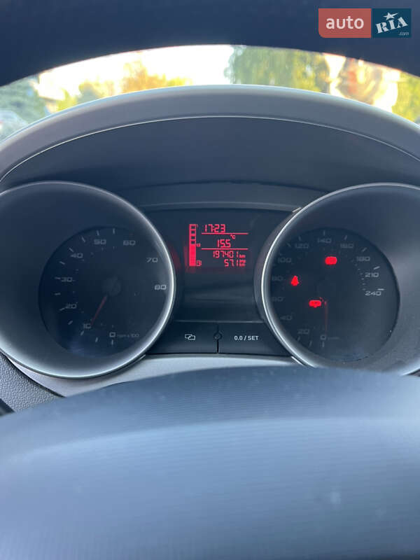 Хетчбек SEAT Ibiza 2010 в Дніпрі