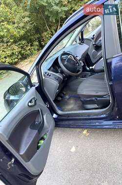 Хэтчбек SEAT Ibiza 2010 в 