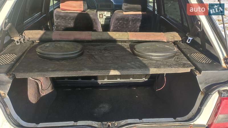Хэтчбек SEAT Ibiza 1990 в Сторожинце