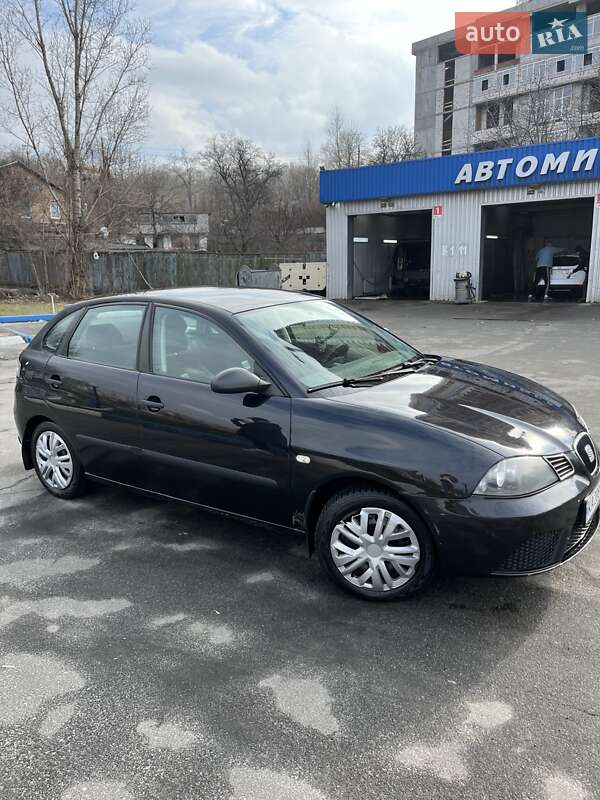 Хэтчбек SEAT Ibiza 2006 в Киеве