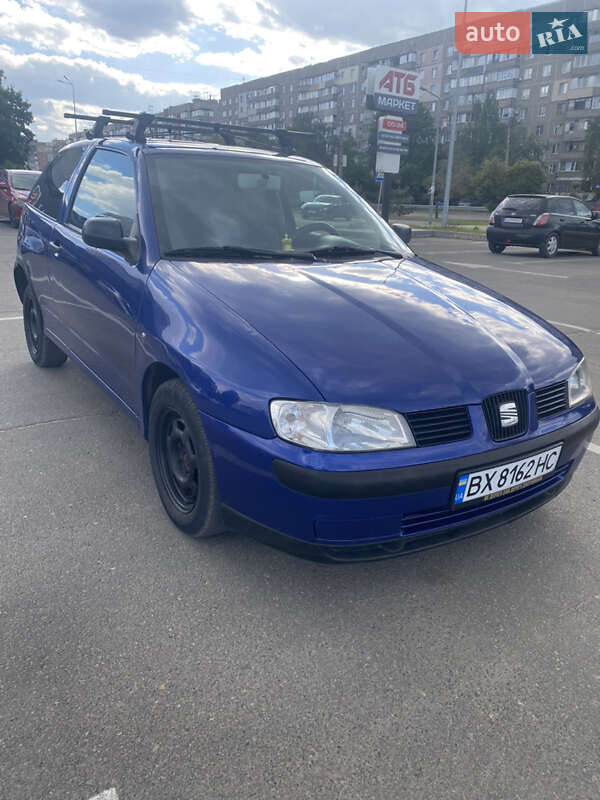 Хетчбек SEAT Ibiza 2001 в Черкасах