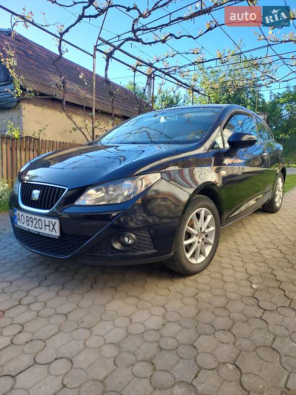 Хетчбек SEAT Ibiza 2011 в Ужгороді