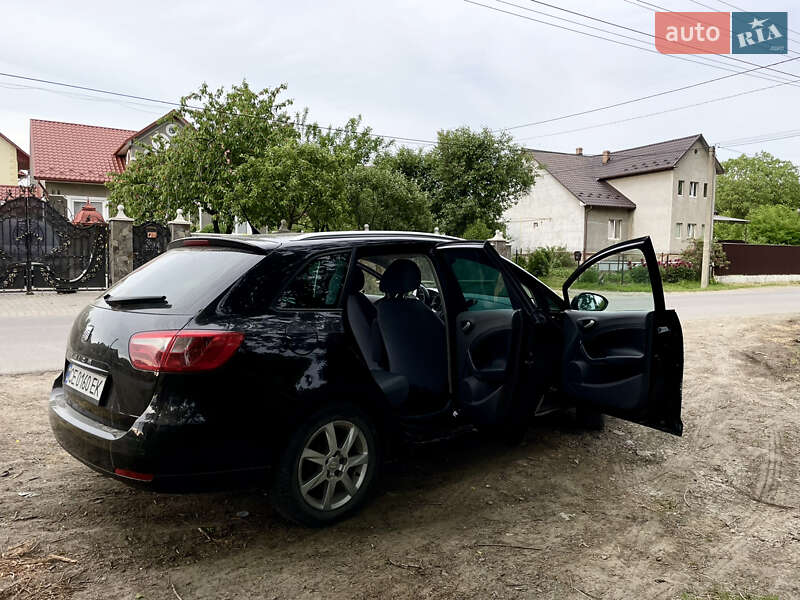 Хетчбек SEAT Ibiza 2011 в Чернівцях