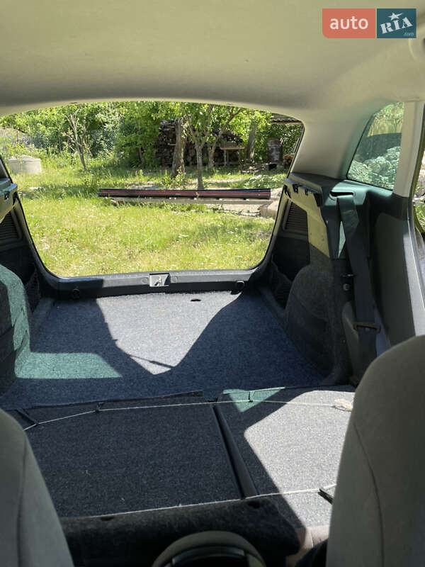 Хетчбек SEAT Ibiza 2011 в Чернівцях