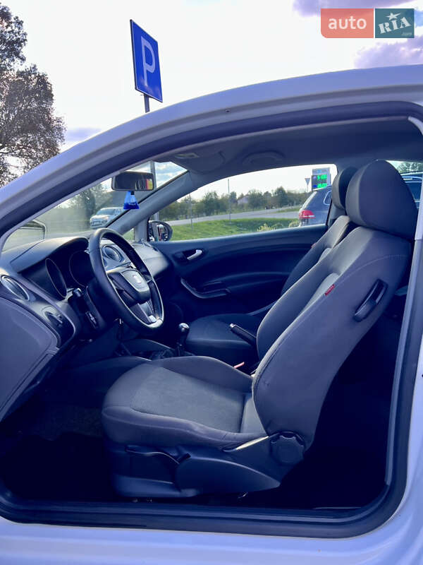 Хэтчбек SEAT Ibiza 2010 в Яворове фото 11 Хэтчбек SEAT Ibiza 2010 в Яворове