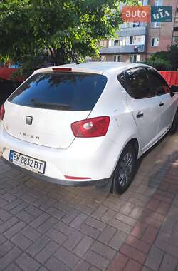 Хэтчбек SEAT Ibiza 2010 в Ромнах